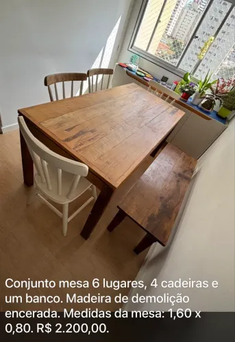 Conjunto Mesa de Jantar em Madeira de Demolição + 4 Cadeiras + Banco