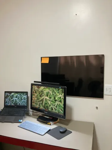 Painel Magnético Preto Brilhante 50x80 cm + 6 Ímãs | Usado