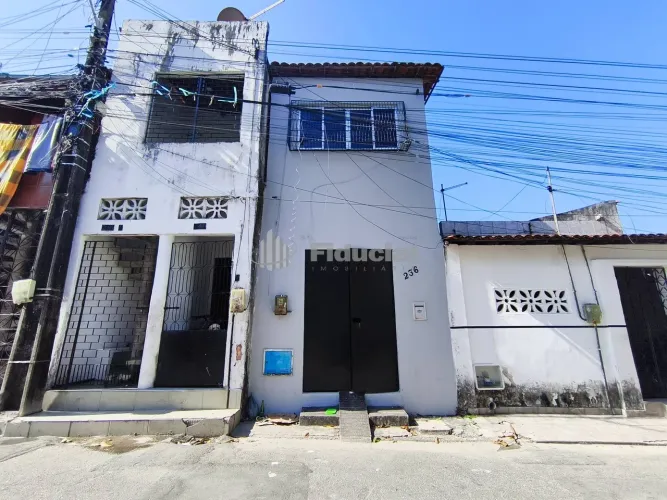 Casa duplex disponível para locação no bairro Jacarecanga, com 70m² de área construída, va