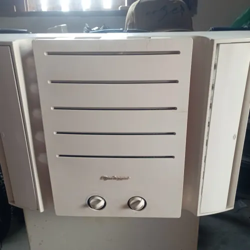 Vendo ar condicionado Springer 220 volts/7500 BTUs