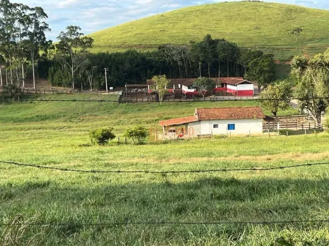 FAZENDA DE ALTO PADRÃO À VENDA  VALE DO PARAÍBA/SP