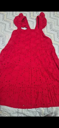 Vestido vermelho de lasie Poim tam 04