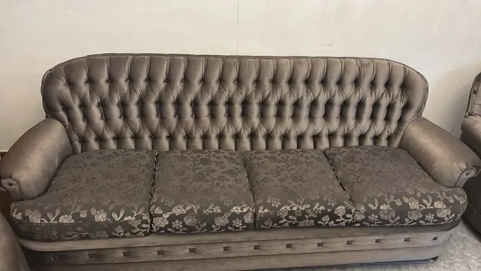 Sofá de 3 lugares e 2 poltronas