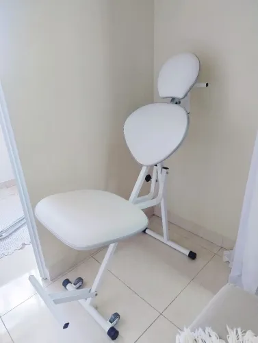 Cadeira portátil para Maquiador/Designer de sobrancelhas 