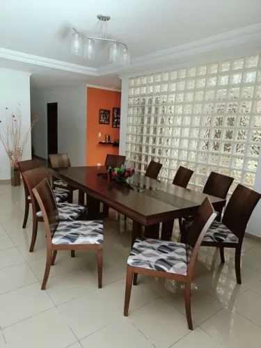 Mesa jantar retangular 10 lugares novíssima