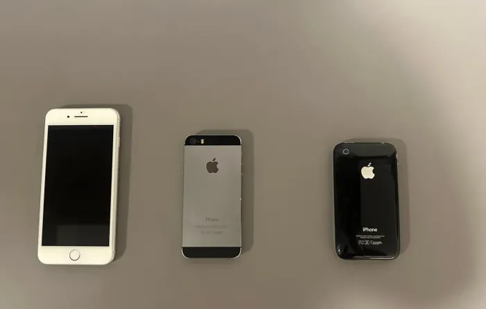 Vendo iPhones versões antigas