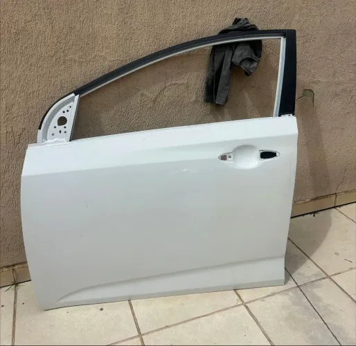 Porta dianteira esquerda HB20 2013/2019