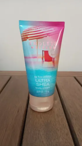 Creme Endless Weekends Bath and Bodyworks
