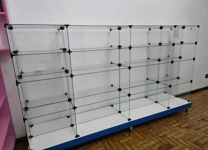 Balcão expositor de vidro duplo cm 32 divisórias