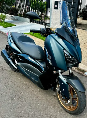 Moto XMax 250 Verde