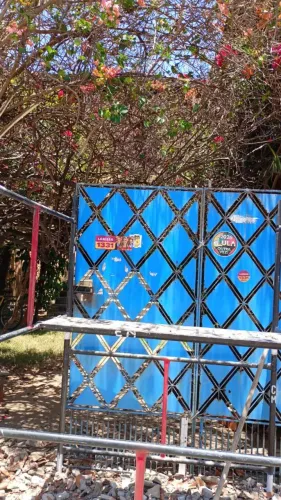 Paracuru vendo portão de ferro de 2 mão metragem3 metros