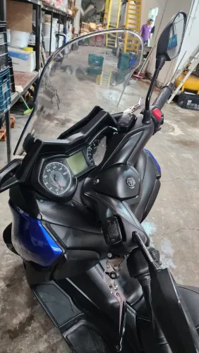 XMAX 2021 Linda, apenas venda
