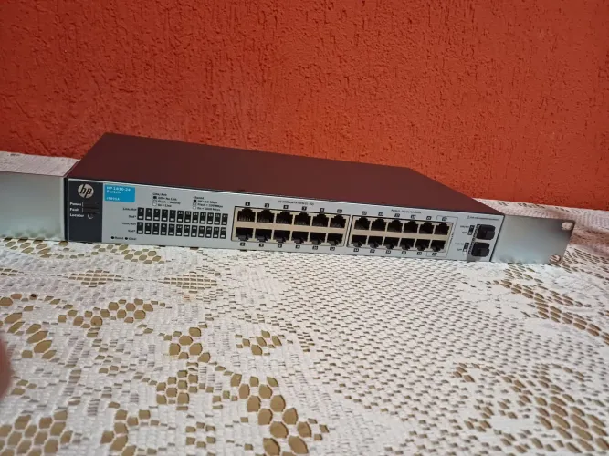 SWITCH HP 1810-24 (J9801A) - 24 Portas