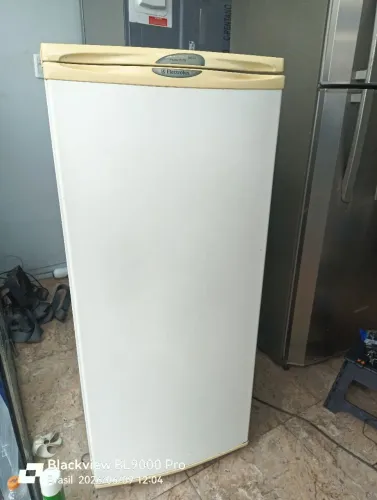 Freezer vertical Eletrolux 
