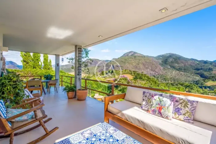 Casa para venda com 4 quartos, 2101m² - Araras - Petrópolis/RJ