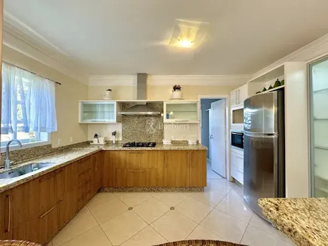 Casa com 3 dormitórios para alugar, 250 m² por R$ 7.500/mês - Água Verde - Blumenau/SC