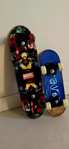 2 Skates Usados - Marvel Heroes + Skate Infantil Azul