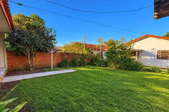 Casa com 03 quartos na Vila Pioneiro em Toledo!