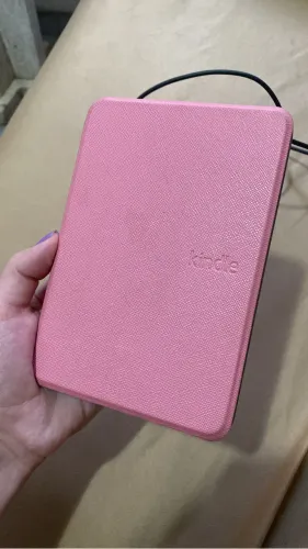 Kindle básico matcha + capa e carregador original