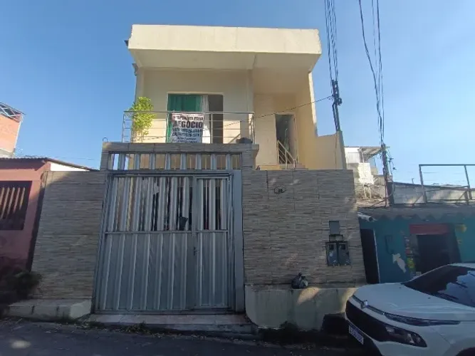 Imóvel avaliado em 375.000,00 reais, a venda por 220.000,00 reais