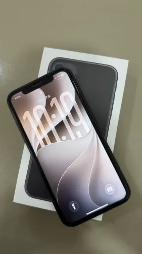 Vendo Iphone 11 preto! Muito novo!!