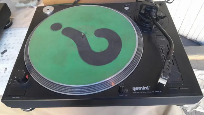 2 Toca discos vinil gemini xldd50iv