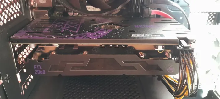Nvidia RTX 2060 - 6GB de Vram