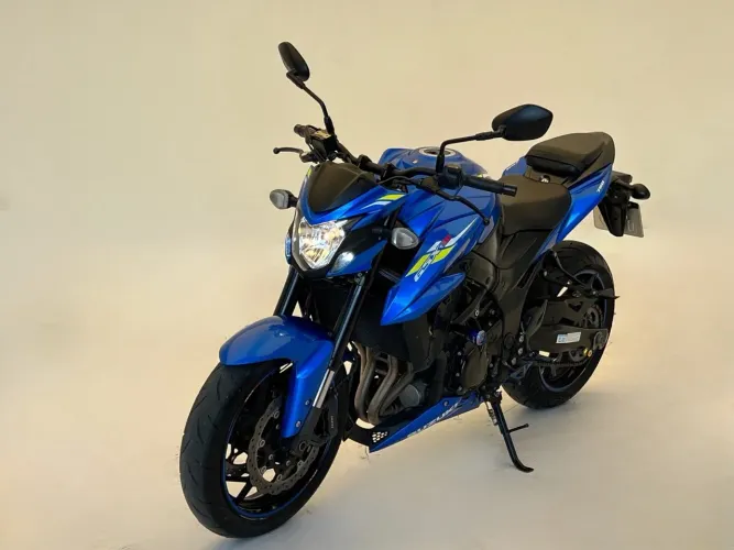 SUZUKI GSX-S *OPORTUNIDADE BAIXA KM*