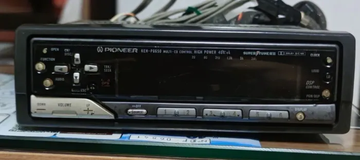 Rádio Pioneer KEH-P8650 