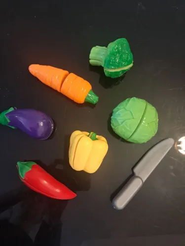 Legumes de brinquedo para cortar