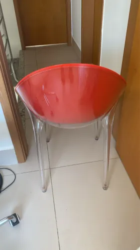 Ero|s| da marca italiana kartell,