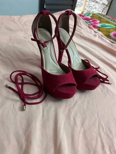 Vendo salto vermelho