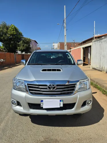 Toyota Hilux CD SR D4-d 4X4 3.0 TDI Dies Aut. 2015