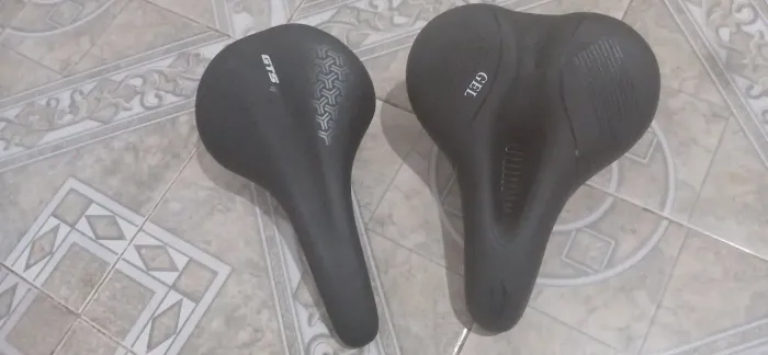 2 bancos de bicicleta