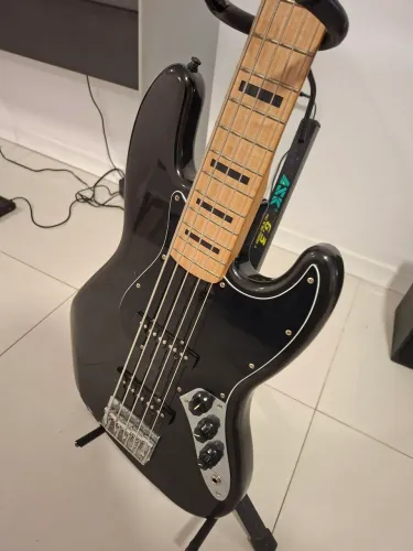 Baixo Fender Jazz Bass American Deluxe V Active
