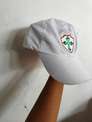 Boné da portuguesa LEIA