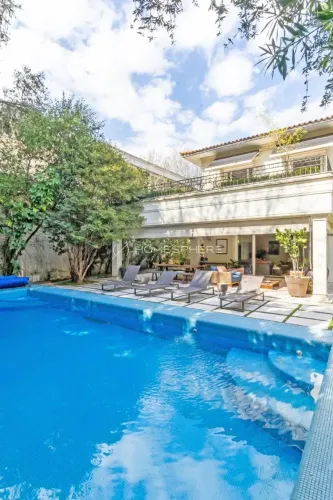 Casas à venda na Rua México - Jardim América, São Paulo | Uma casa especial no Jardim Amér