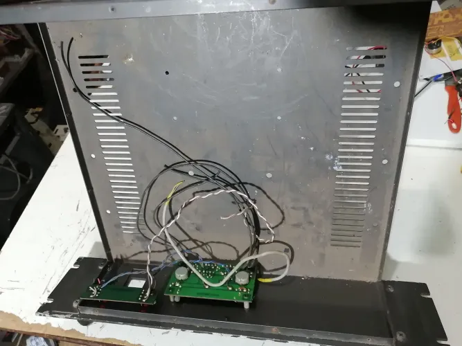 Gabinete para montar potência de áudio, Ler Descrição!