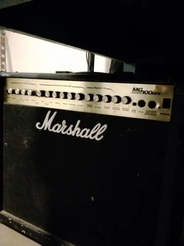 Amplificador MG 100DFX