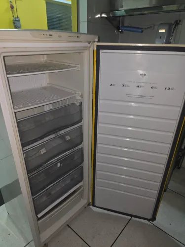 Freezer Excelente Ótimo estado - Fechando Comércio 