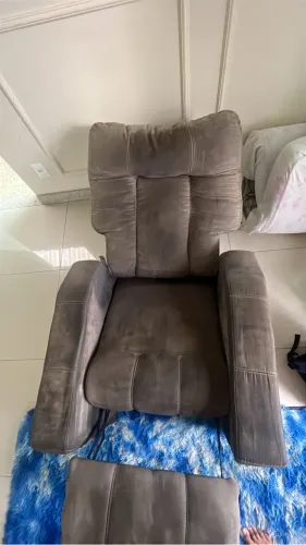 Poltrona reclinável confortável - descrição