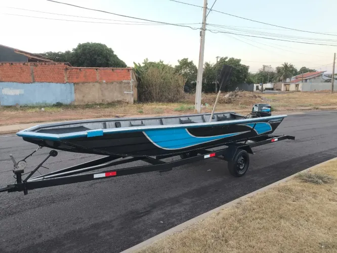 Barco Carreta e Motor 25 Mercury, tudo novo