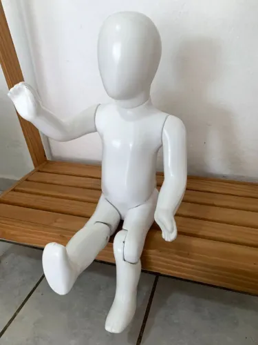 Manequim articulado para bebê 