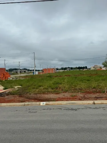 Terreno plano com 159 m2. Condomínio Tivoli Itapetininga.