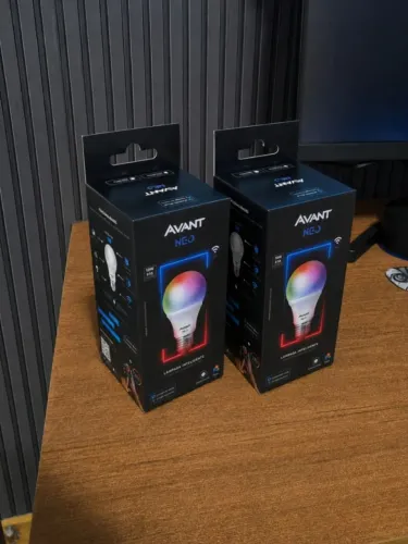 Kit 2 Lâmpadas Inteligentes Avant Neo RGB 15w<br><br>15W Wi-Fi