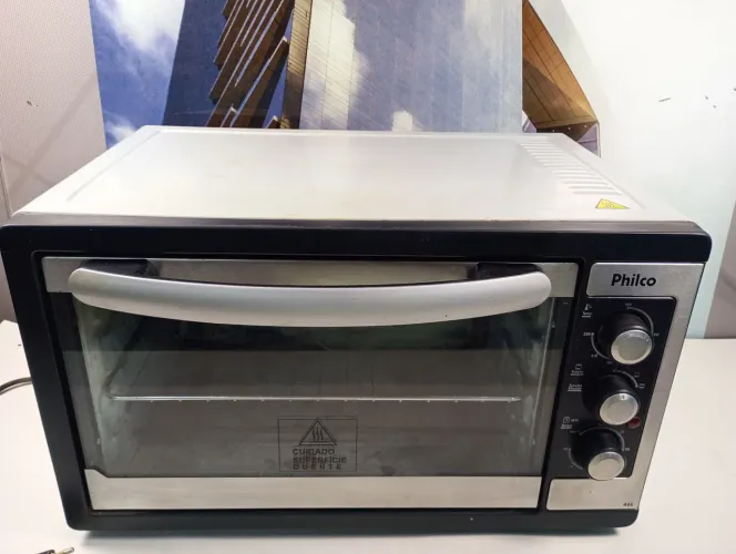 Forno elétrico Philco de 46L com defeito