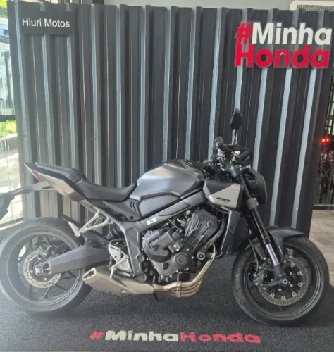 Honda CB 650R E-CLUTCH 2026
