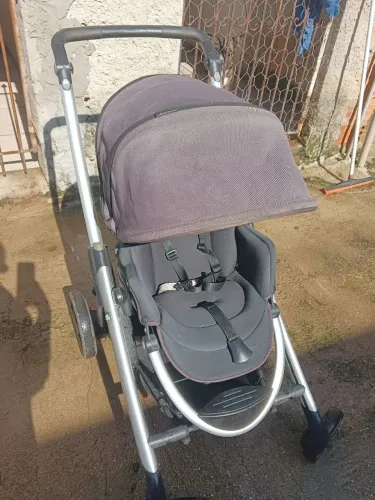 Vendo carrinho de bebê 