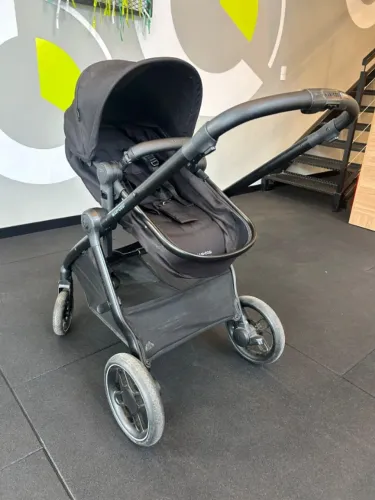 Carrinho de Bebê Max-Cosi Anna 3 Black