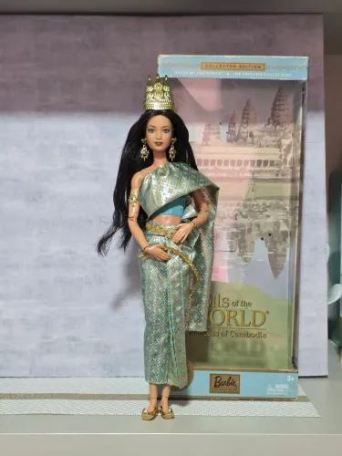 Barbie collector Cambodia Dolls of The World no made to move